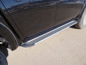 Пороги алюминиевые `Slim Line Silver` 1820 мм Mitsubishi L200 с 2015-