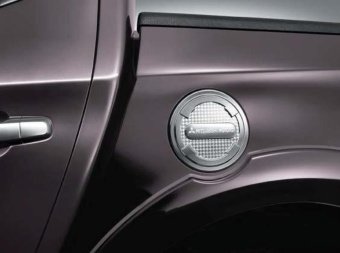 Накладка крышки лючка бензобака Mitsubishi L200 с 2015-