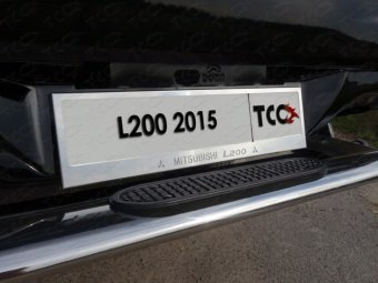 Рамка номерного знака (комплект) Mitsubishi L200 с 2015-