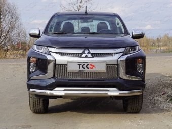 Защита переднего бампера (нижняя, овальная с ДХО) 75х42 мм. Mitsubishi L200 с 2015-