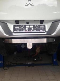 Фаркоп (с бампером) Mitsubishi L200 с 2015-